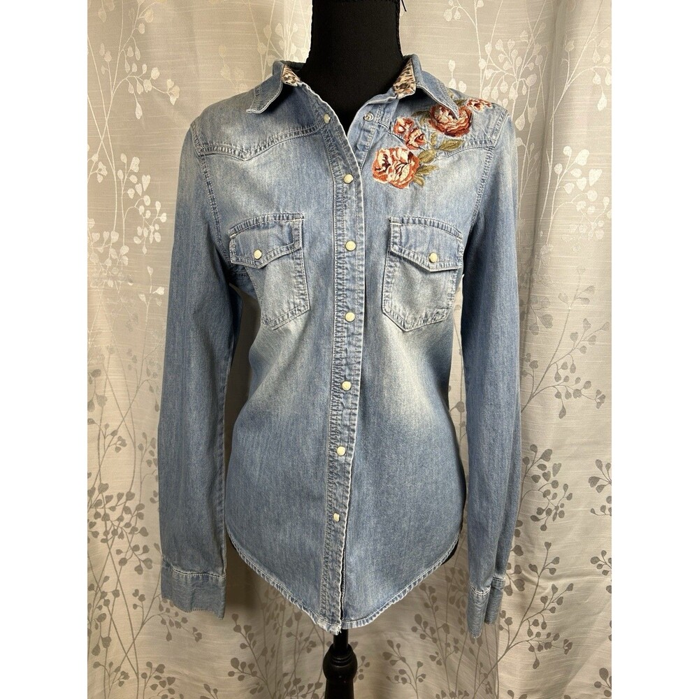 Shyanne Western Cowgirl Denim Button Up Floral Sz S Pearl Snap Buttons